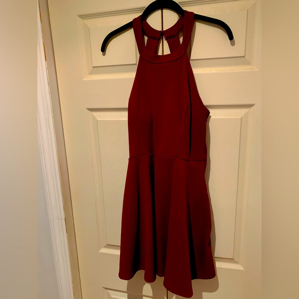 Women’s color is  more like a Burgundy  then red
